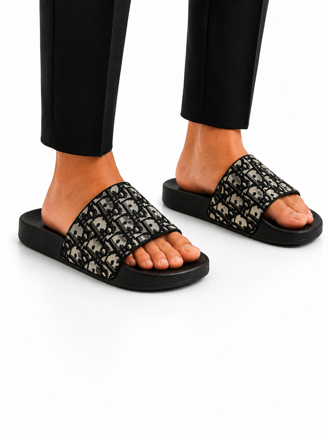 Monogram Slide Black HE1726-2